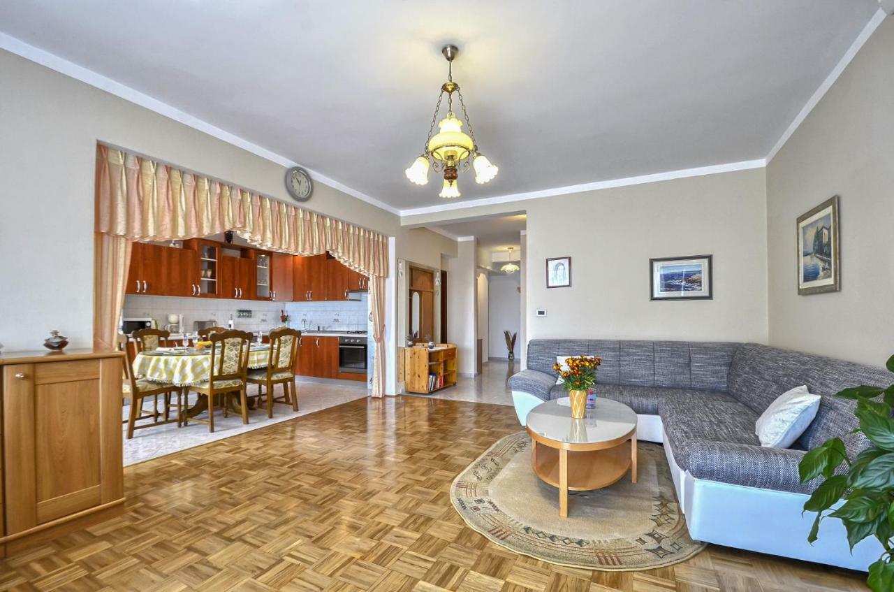 Apartment Pecirep Pula Extérieur photo