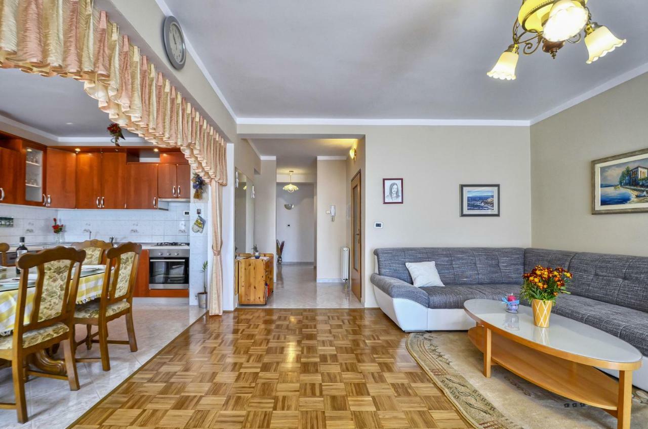 Apartment Pecirep Pula Extérieur photo
