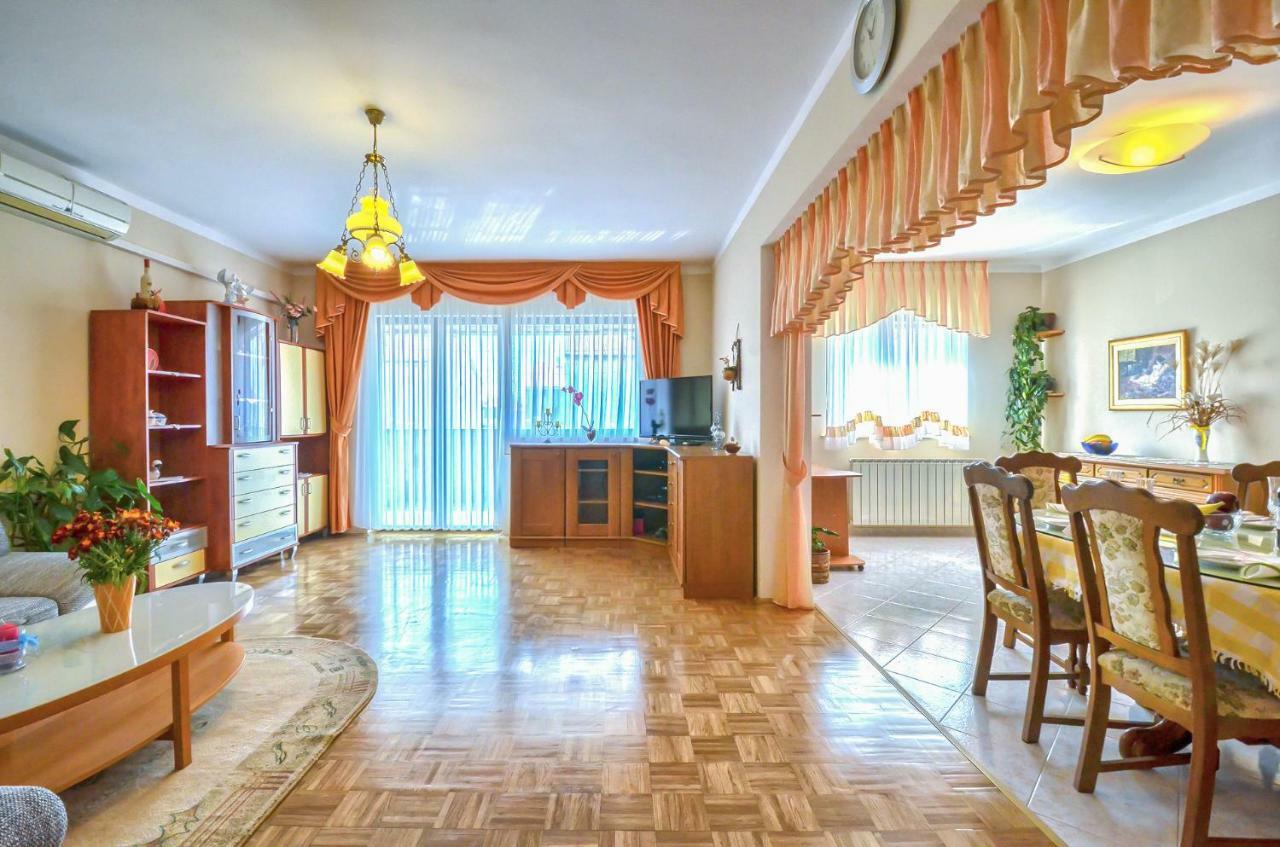 Apartment Pecirep Pula Extérieur photo