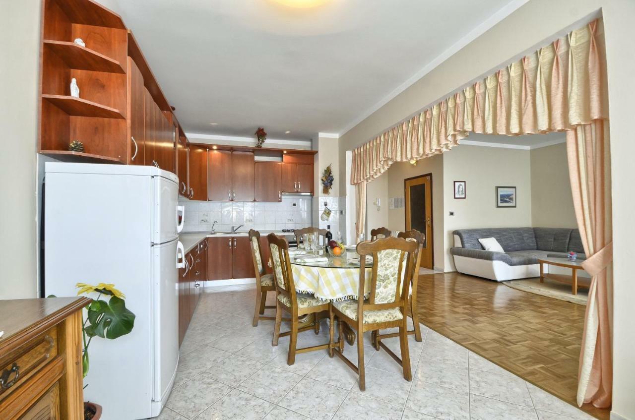 Apartment Pecirep Pula Extérieur photo