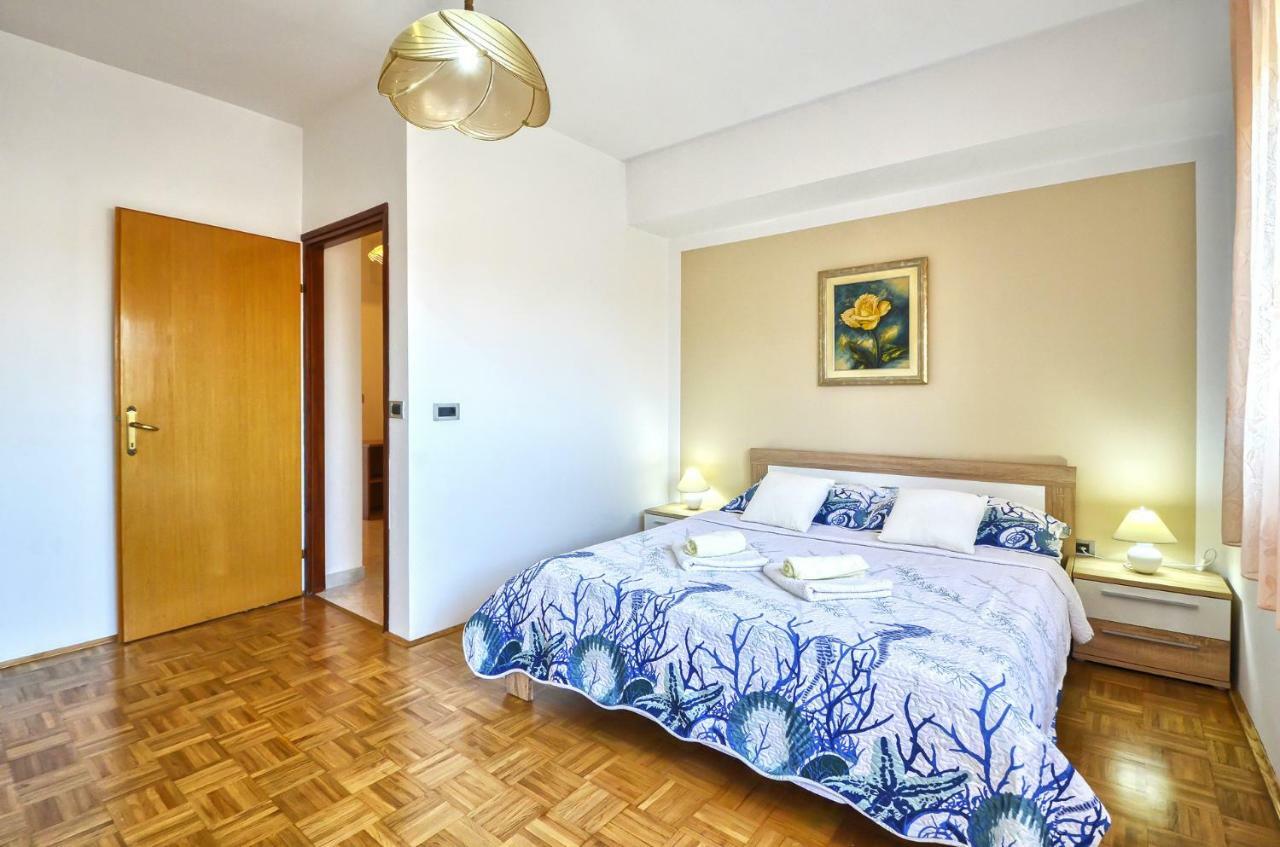 Apartment Pecirep Pula Extérieur photo
